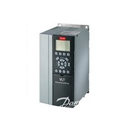 135U3846  FC-302N710T7E55H2BGC3XXSXXXXAXBXCXXXXDX   FC302 AutomationDrive VFD Sürücü 600 Volt Üç Fazlı Giriş ve çıkış voltajı 750 HP 730 Amp